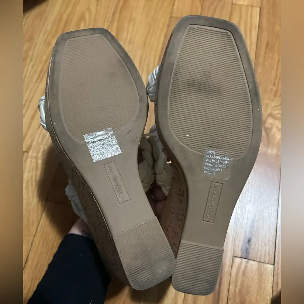 BCBGeneration | Ulana Wedge Sandal - Picture 7 of 9